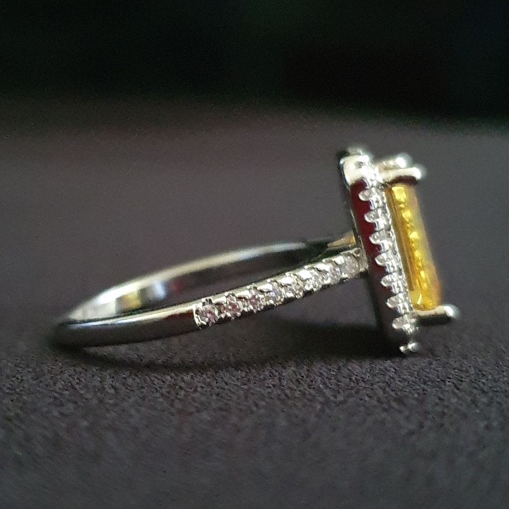 Charm Siver Rectangle Yellow Crystal Ring - Picture 3 of 5